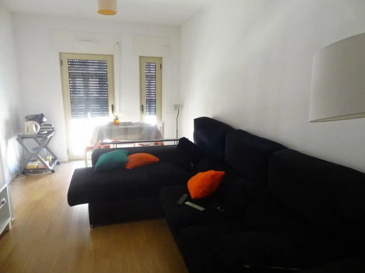 Apartment Black&White - Entrecampos Lisbon Portugal